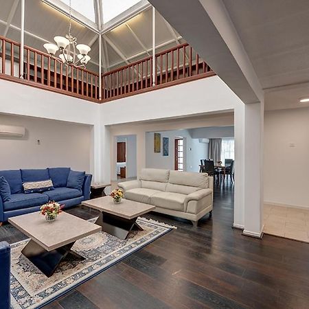 J5 Four Bedroom Villa Holiday Home In Al Wasl For Families Only Dubaj Exteriér fotografie