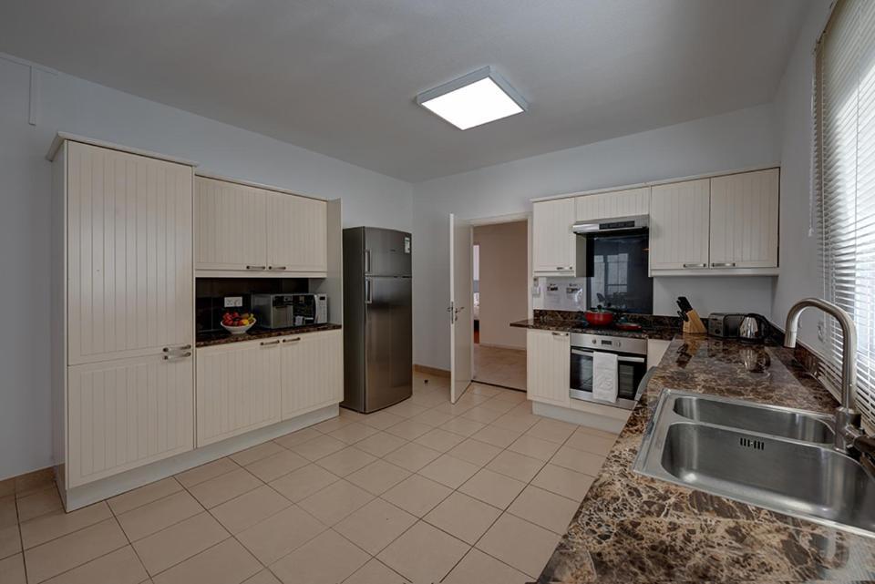 J5 Four Bedroom Villa Holiday Home In Al Wasl For Families Only Dubaj Exteriér fotografie
