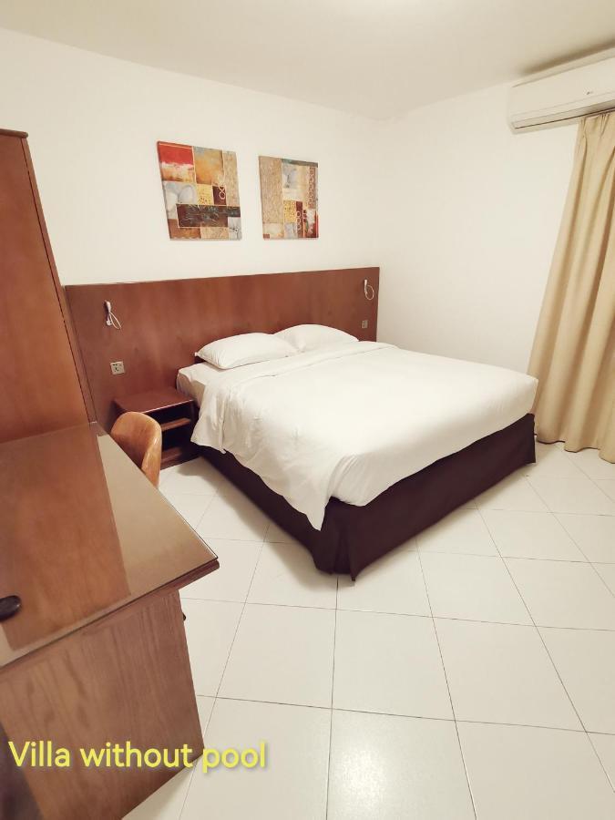 J5 Four Bedroom Villa Holiday Home In Al Wasl For Families Only Dubaj Exteriér fotografie